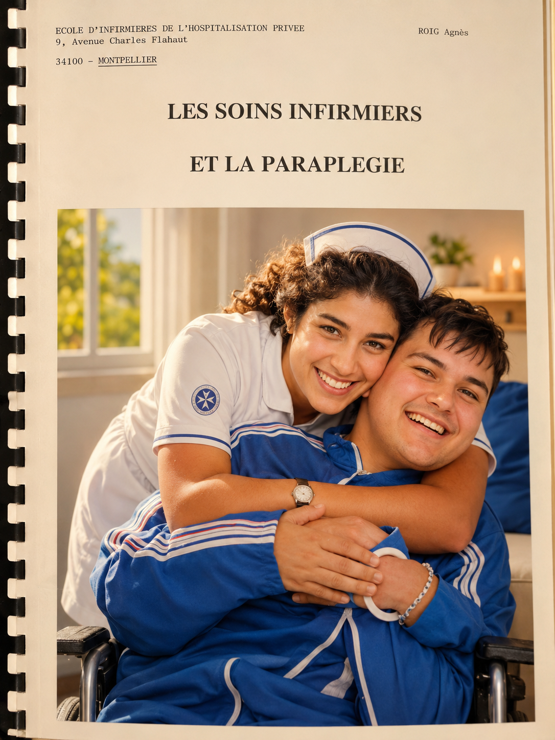 4 Infirmière souriante enlacant patient en fauteuil roulant